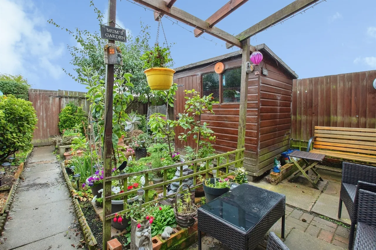 Ryefield Avenue, Ilkeston, DE7, photo 3