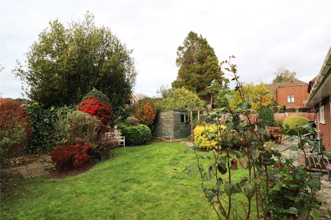 Award Road, Church Crookham, Fleet, Hampshire, GU52 6HE, photo 4