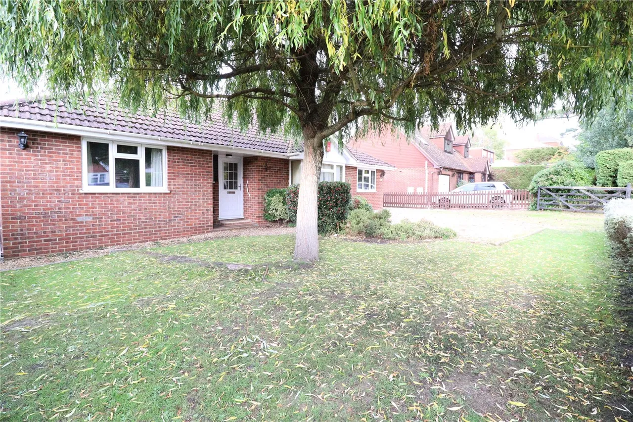 Award Road, Church Crookham, Fleet, Hampshire, GU52 6HE, photo 5