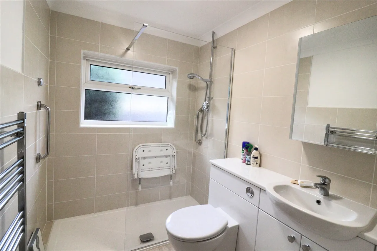 Award Road, Church Crookham, Fleet, Hampshire, GU52 6HE, photo 6