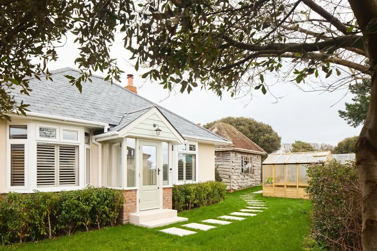 2 bed house to rent, Mudeford, Christchurch, BH23