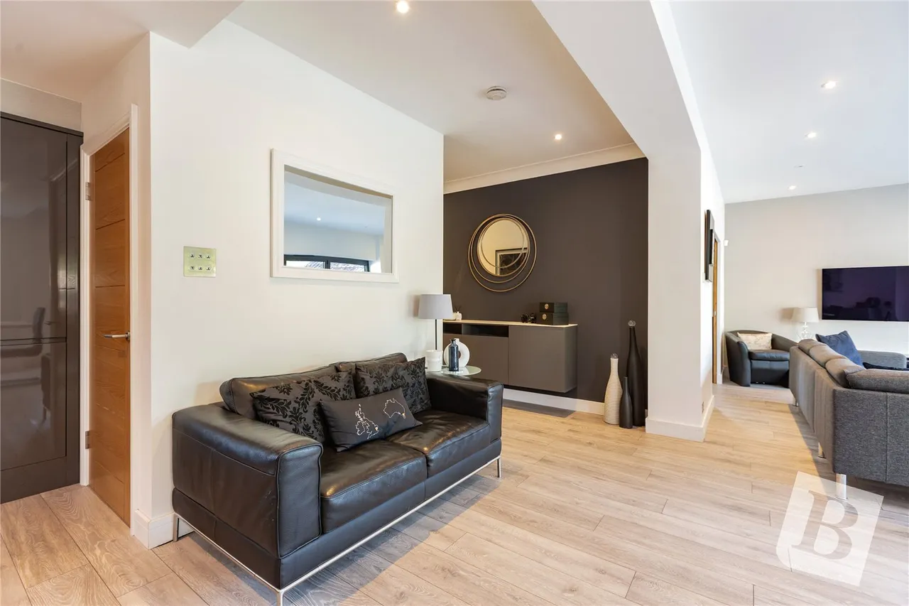 Hillside Walk, Brentwood, CM14, photo 14