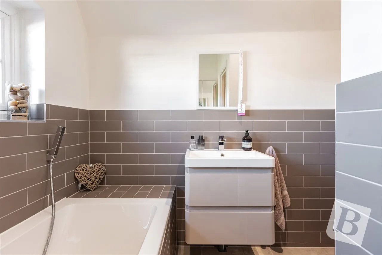 Hillside Walk, Brentwood, CM14, photo 29