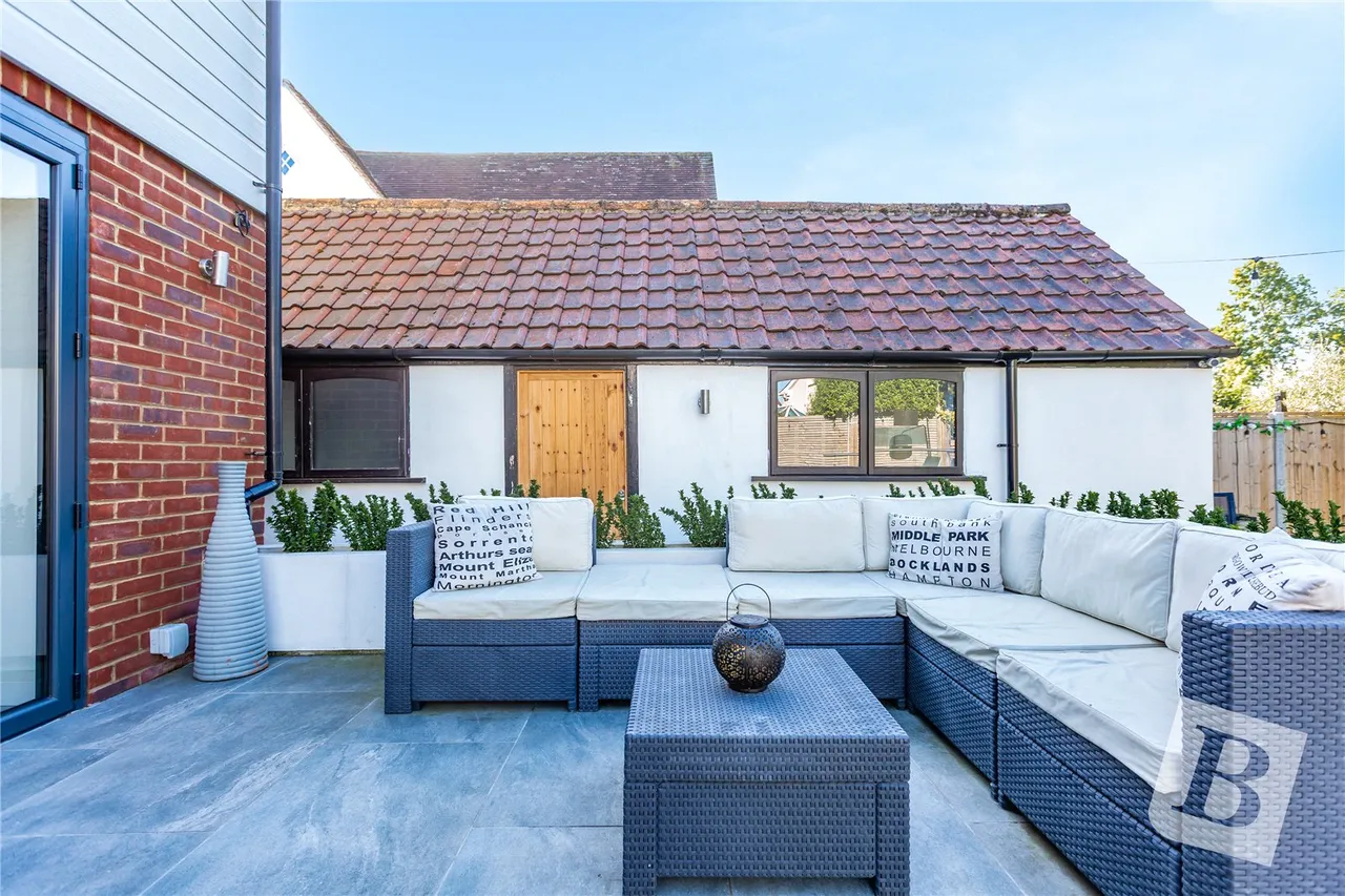 Hillside Walk, Brentwood, CM14, photo 39
