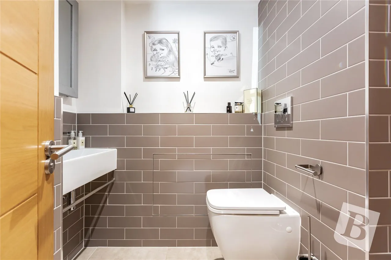 Hillside Walk, Brentwood, CM14, photo 27