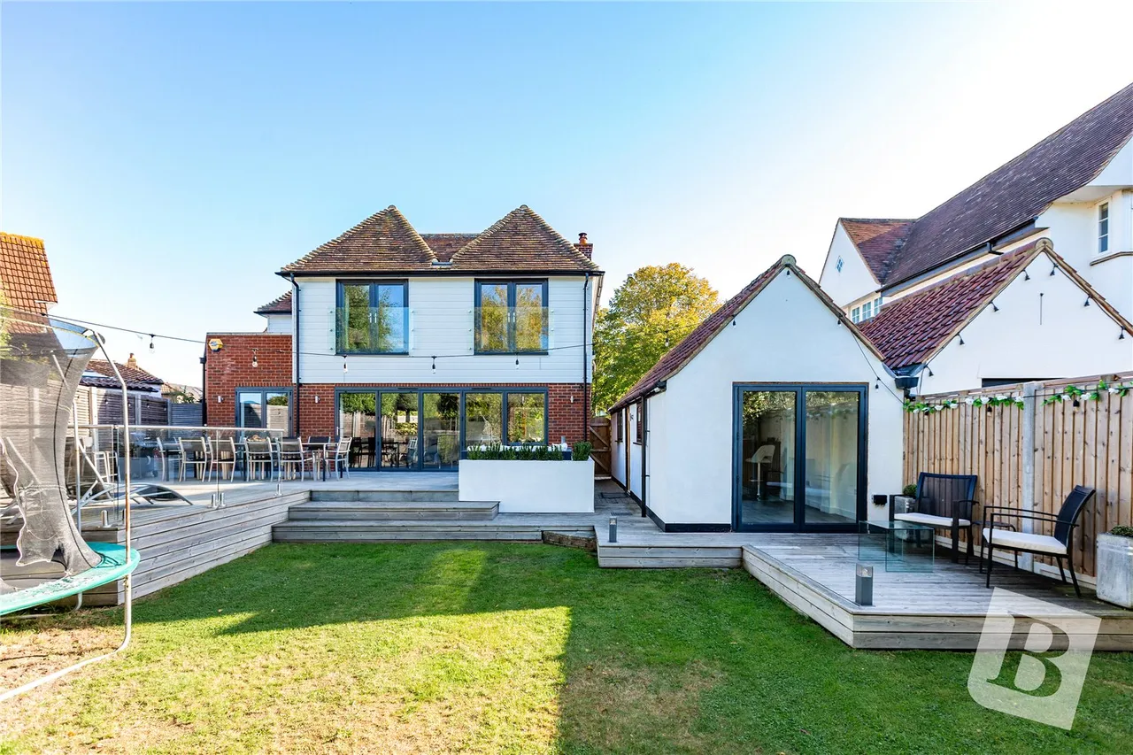Hillside Walk, Brentwood, CM14, photo 40