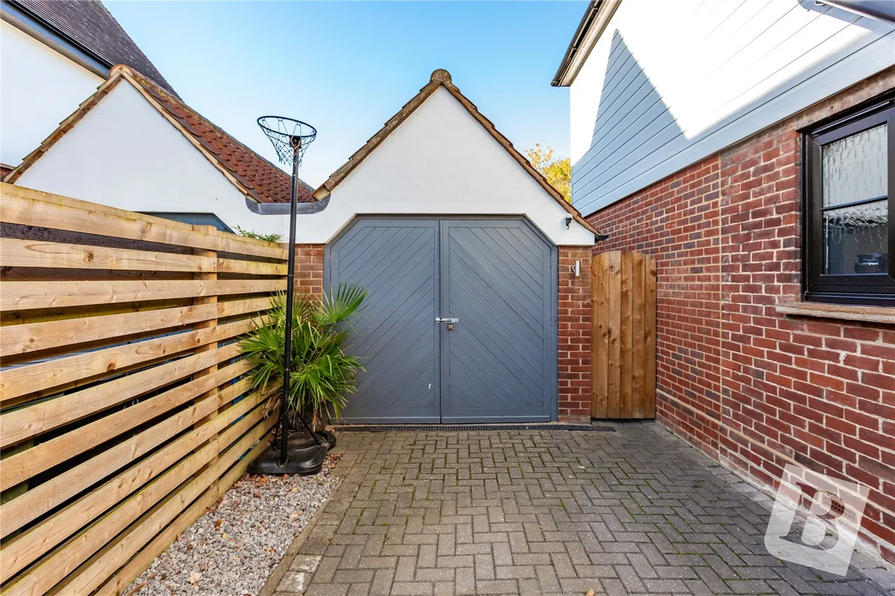 Hillside Walk, Brentwood, CM14, photo 43