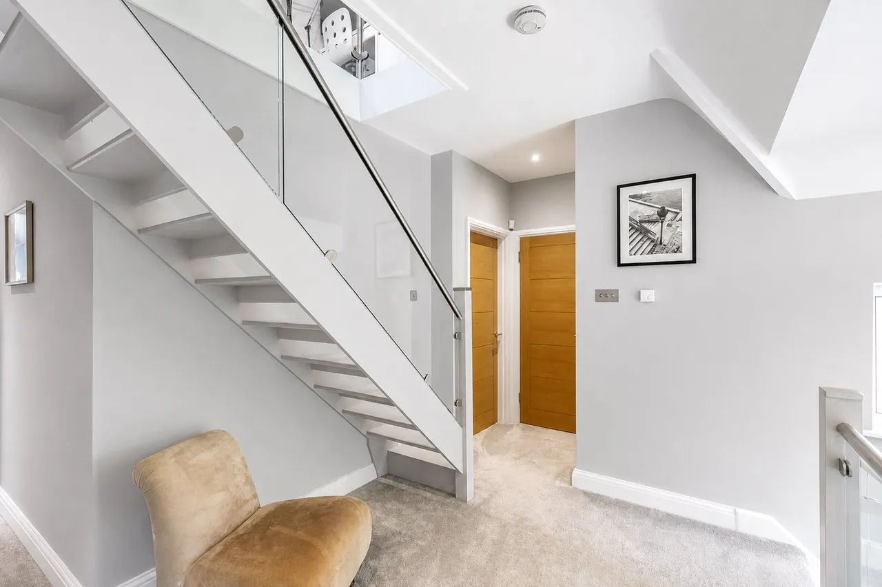 Hillside Walk, Brentwood, CM14, photo 30