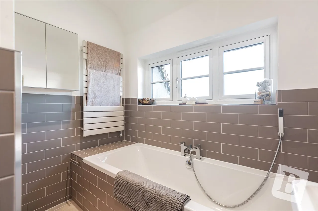 Hillside Walk, Brentwood, CM14, photo 28