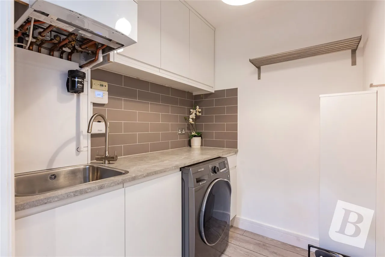 Hillside Walk, Brentwood, CM14, photo 16