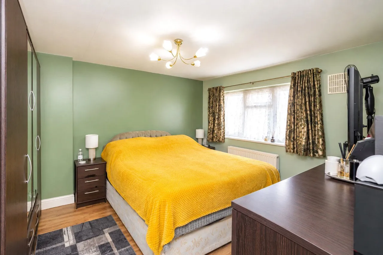 Little Oxhey Lane, Watford Fees Apply, WD19, photo 9