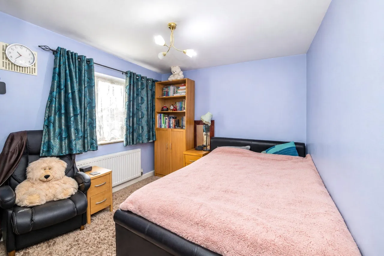 Little Oxhey Lane, Watford Fees Apply, WD19, photo 5