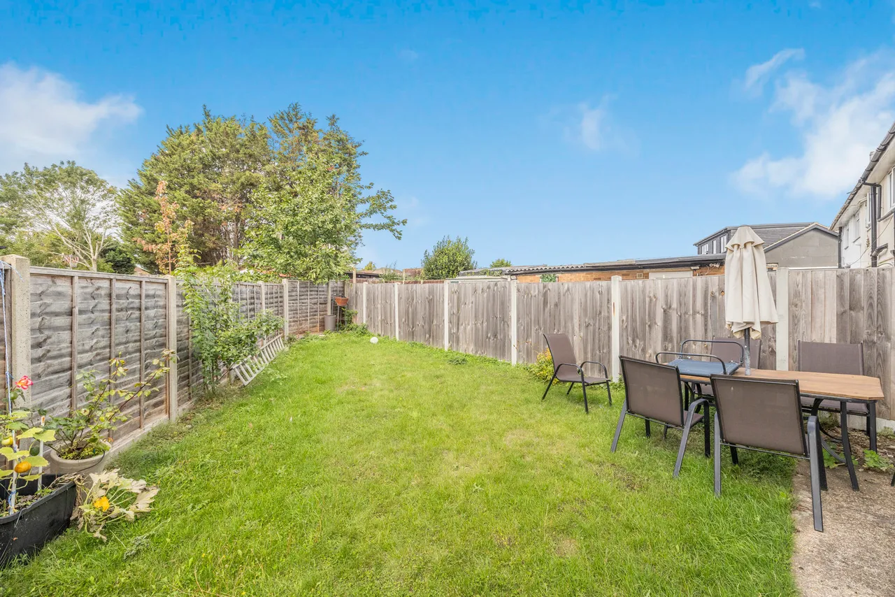 Little Oxhey Lane, Watford Fees Apply, WD19, photo 7