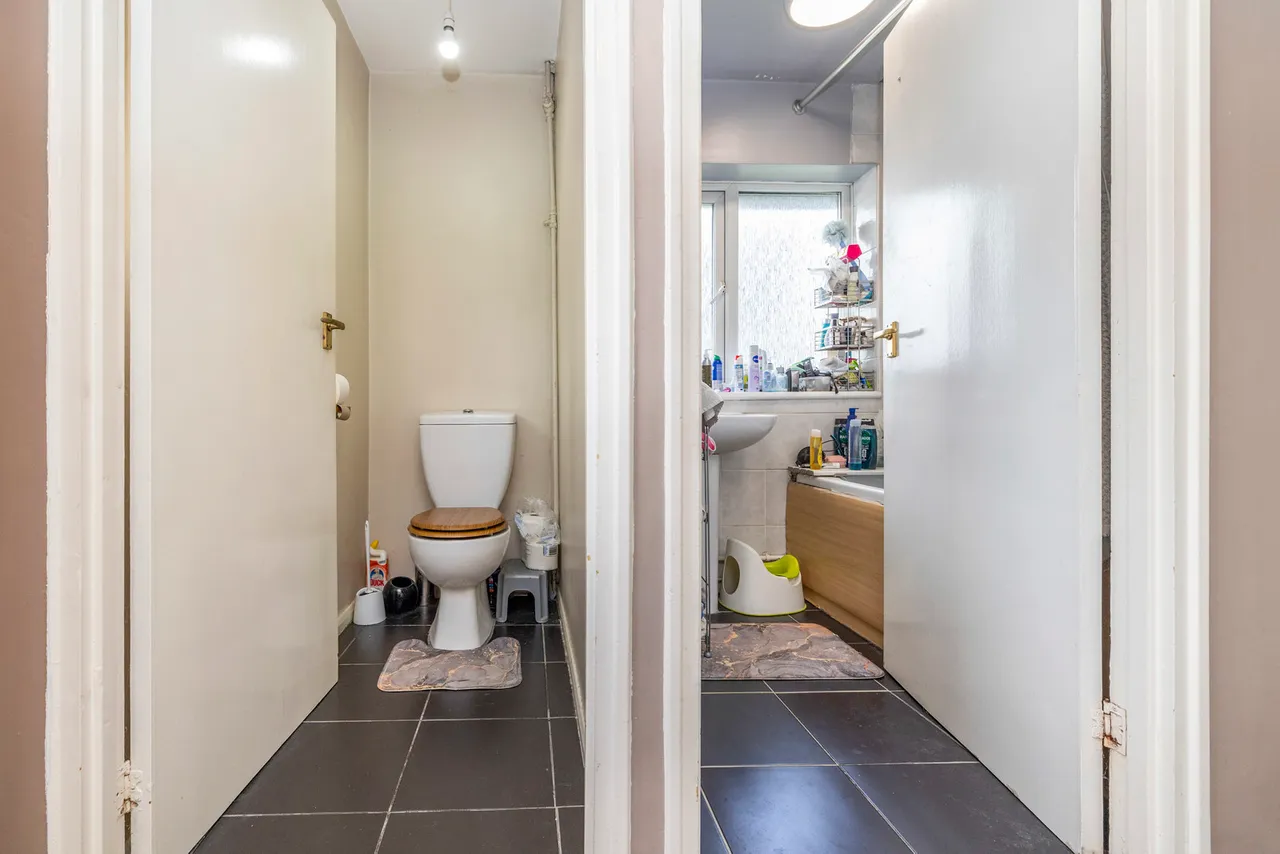 Little Oxhey Lane, Watford Fees Apply, WD19, photo 11