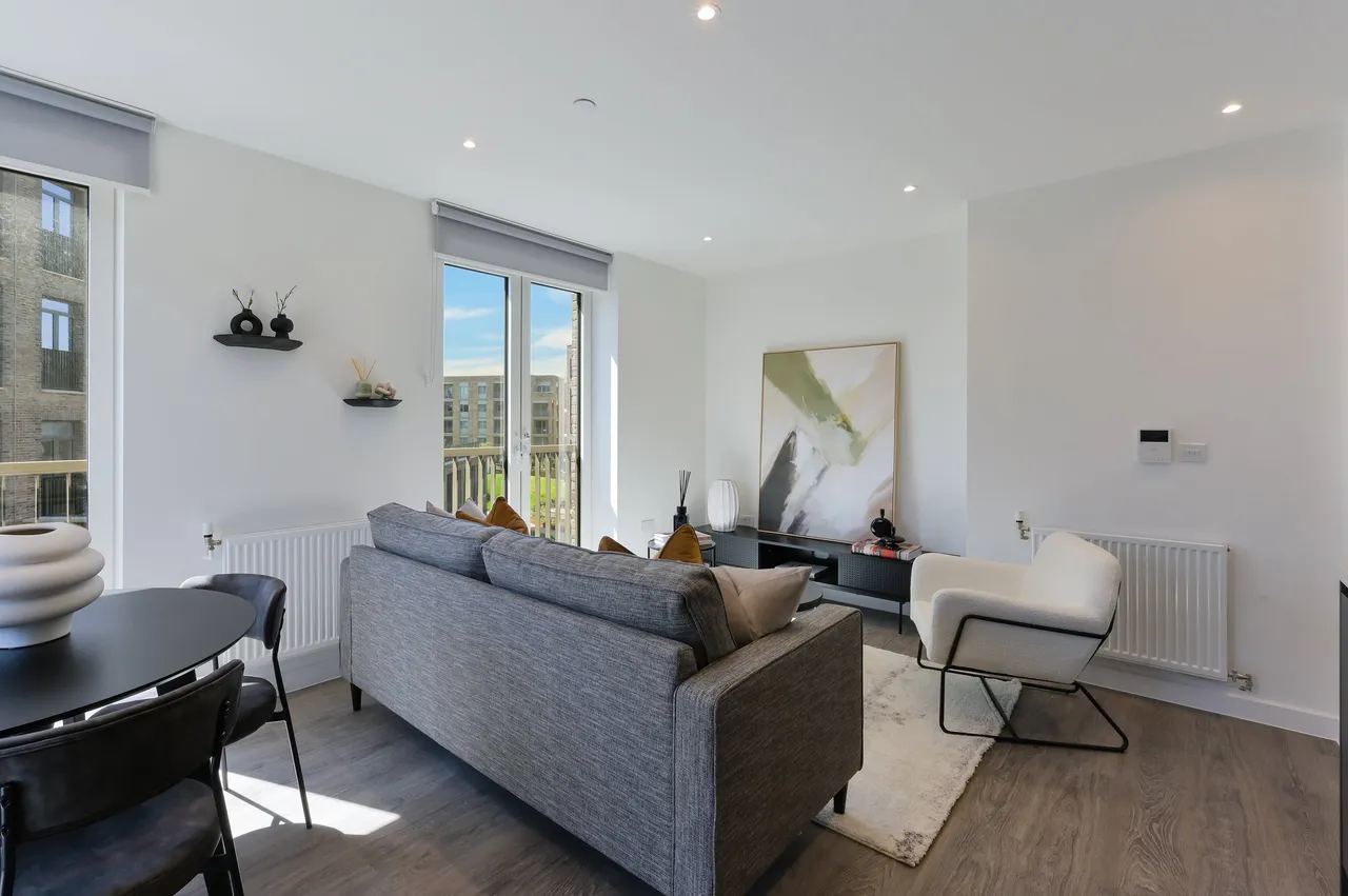 2 bed flat to rent, Medawar Drive, London, NW7