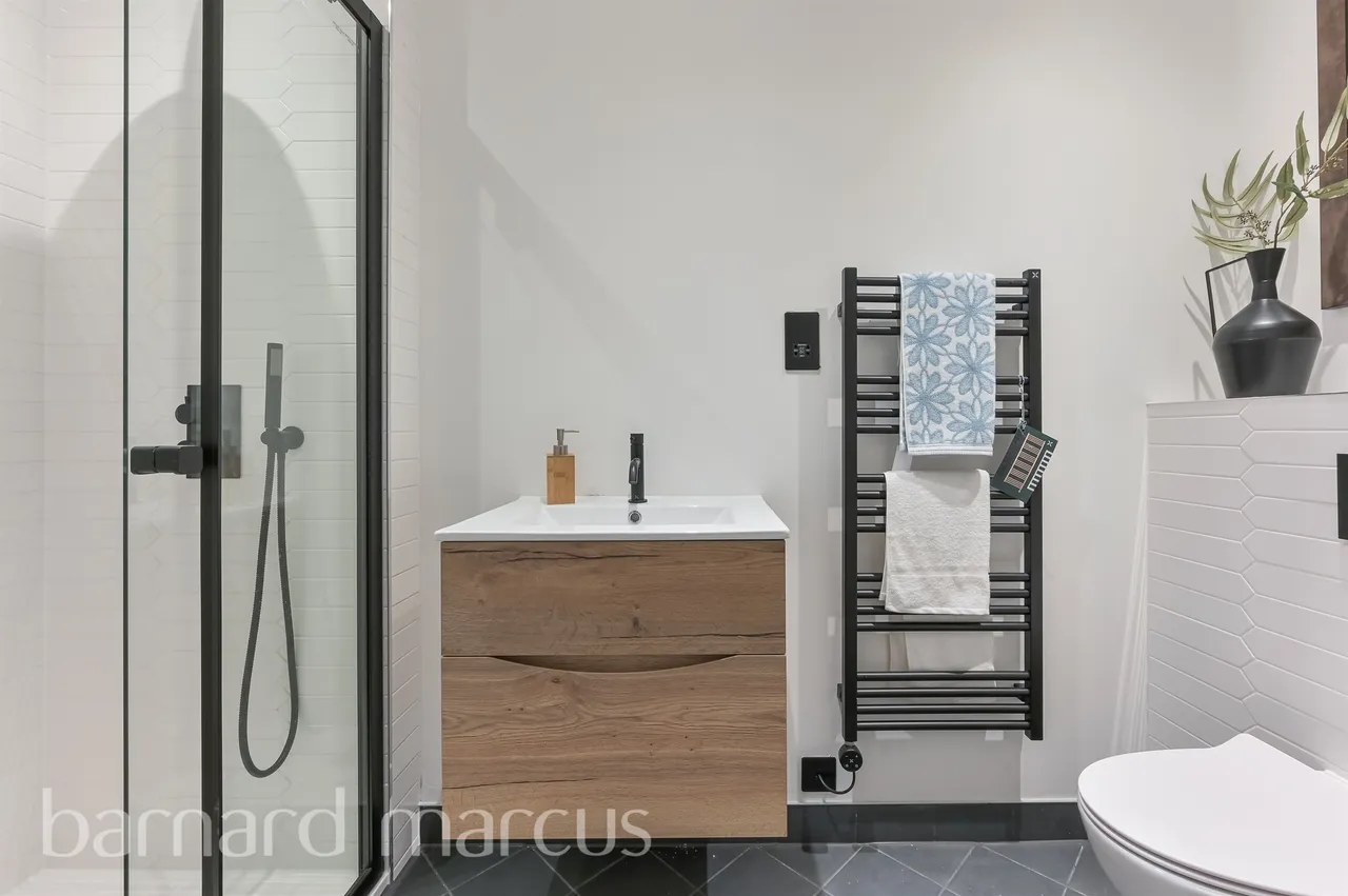 Station Road, London, SW19, photo 8
