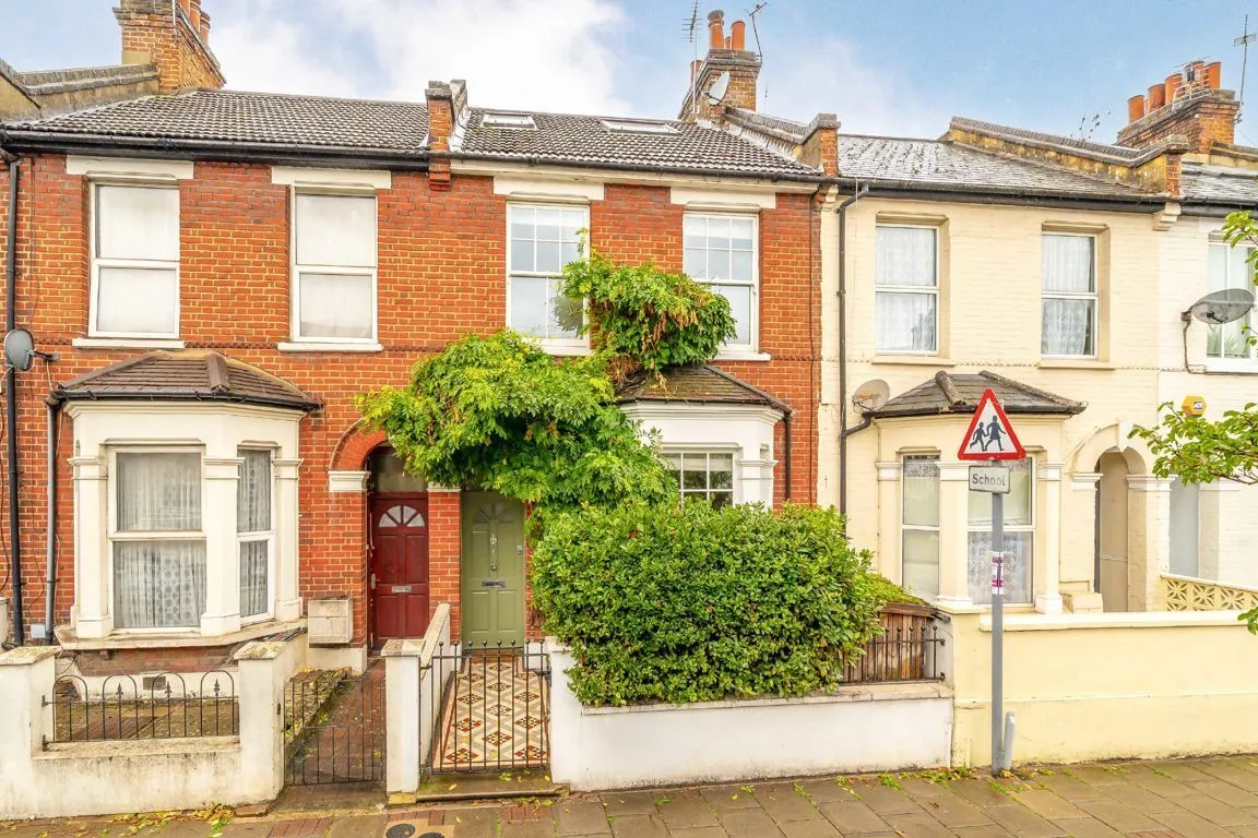 4 bed property to rent, Cavendish Road, SW12