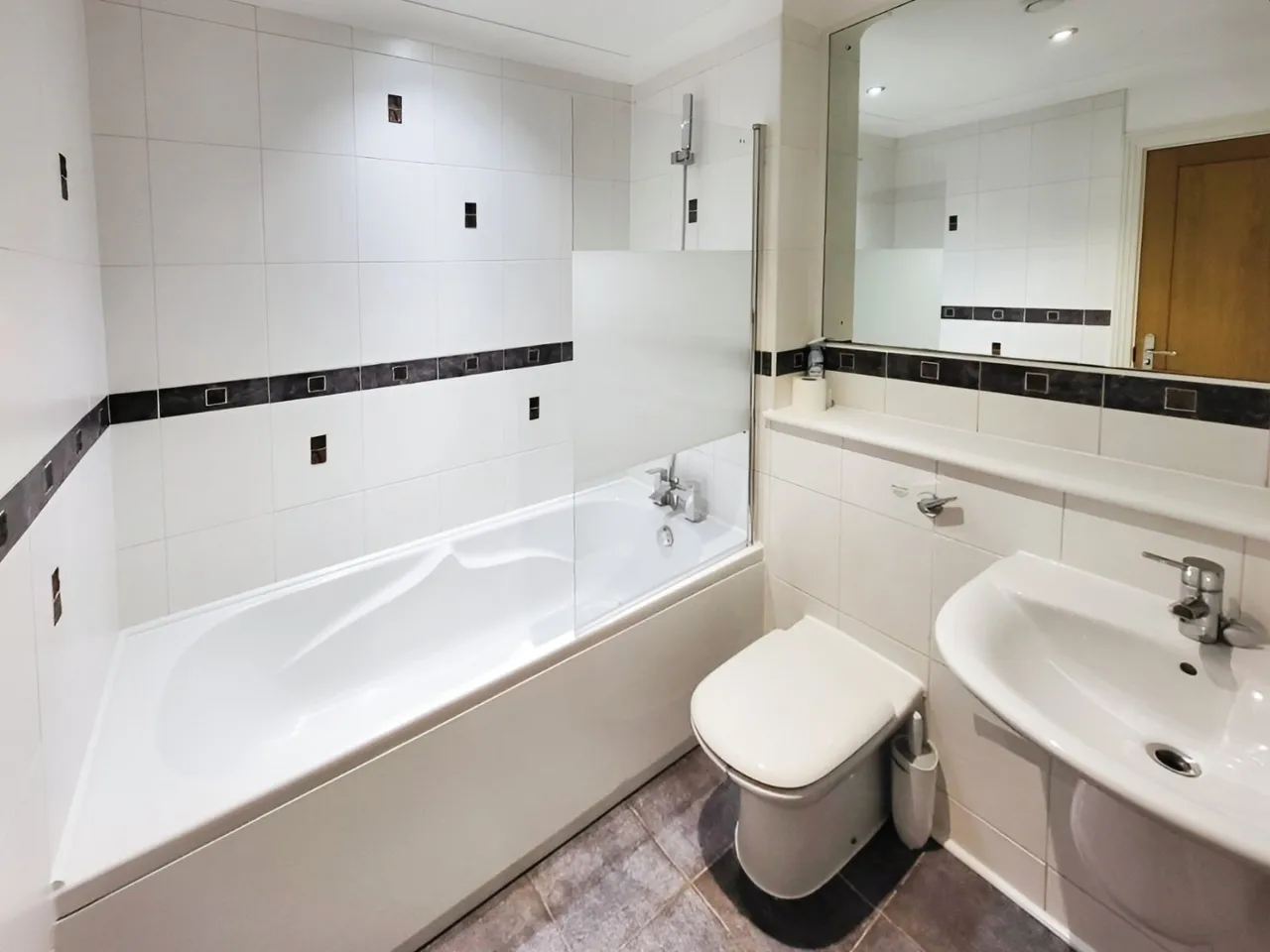 Brown Street, Altrincham, WA14, photo 6