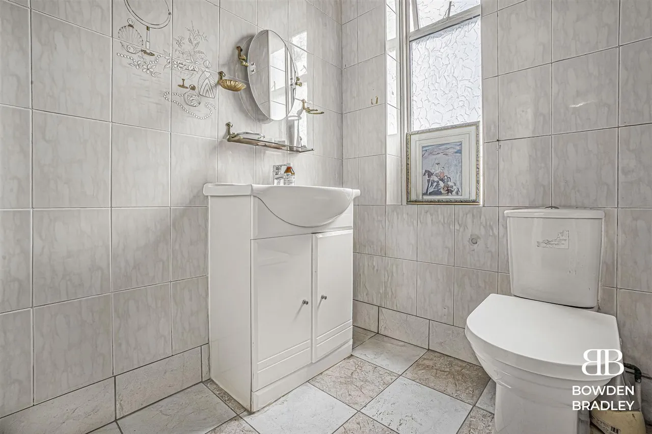 Courtland Avenue, Ilford, IG1, photo 9