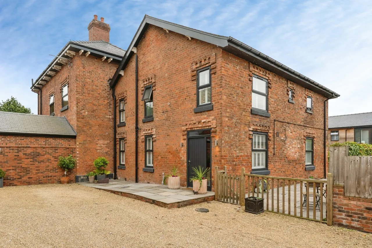 4 bed house for sale, Holme Street, Tarvin, CH3