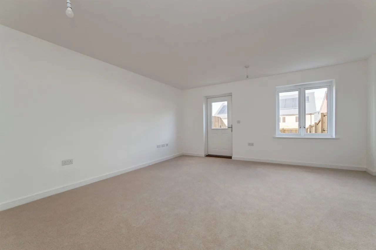 Kingfisher Drive, Creedy Bridge, EX17, photo 3