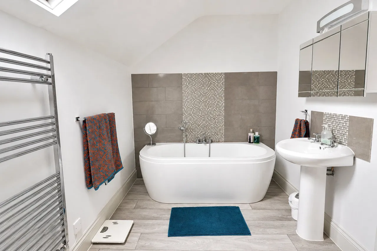 Tavistock Road, Launceston, PL15, photo 9