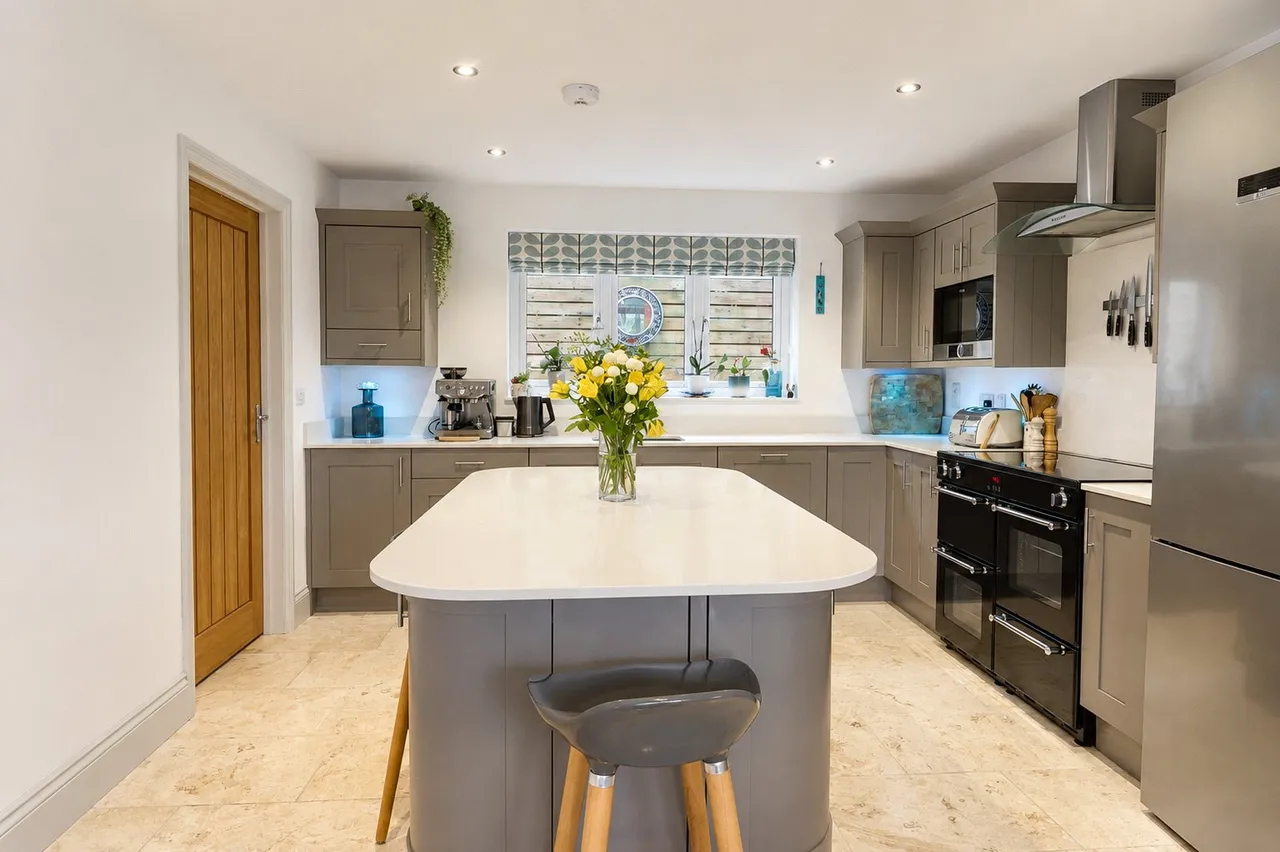 Tavistock Road, Launceston, PL15, photo 2