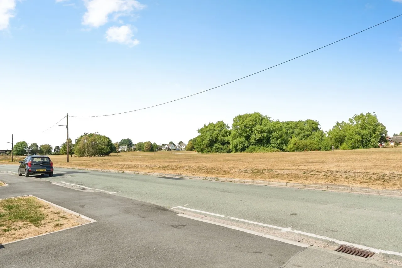Hawkesbury Road, Buckley, CH7, photo 29
