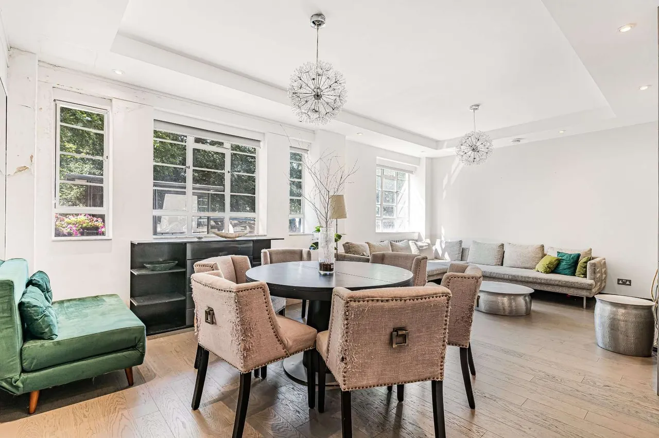 3 bed flat for sale, Hyde Park Place, London, W2