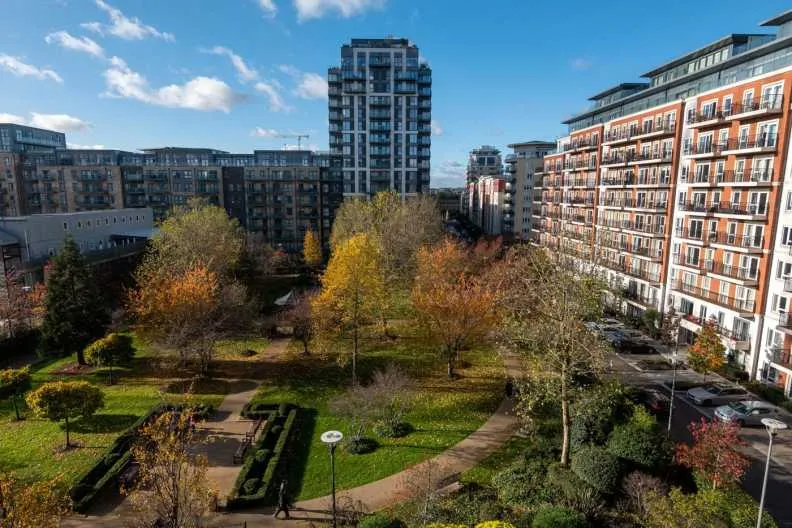 Beaufort Square, Beaufort Park, NW9, photo 4