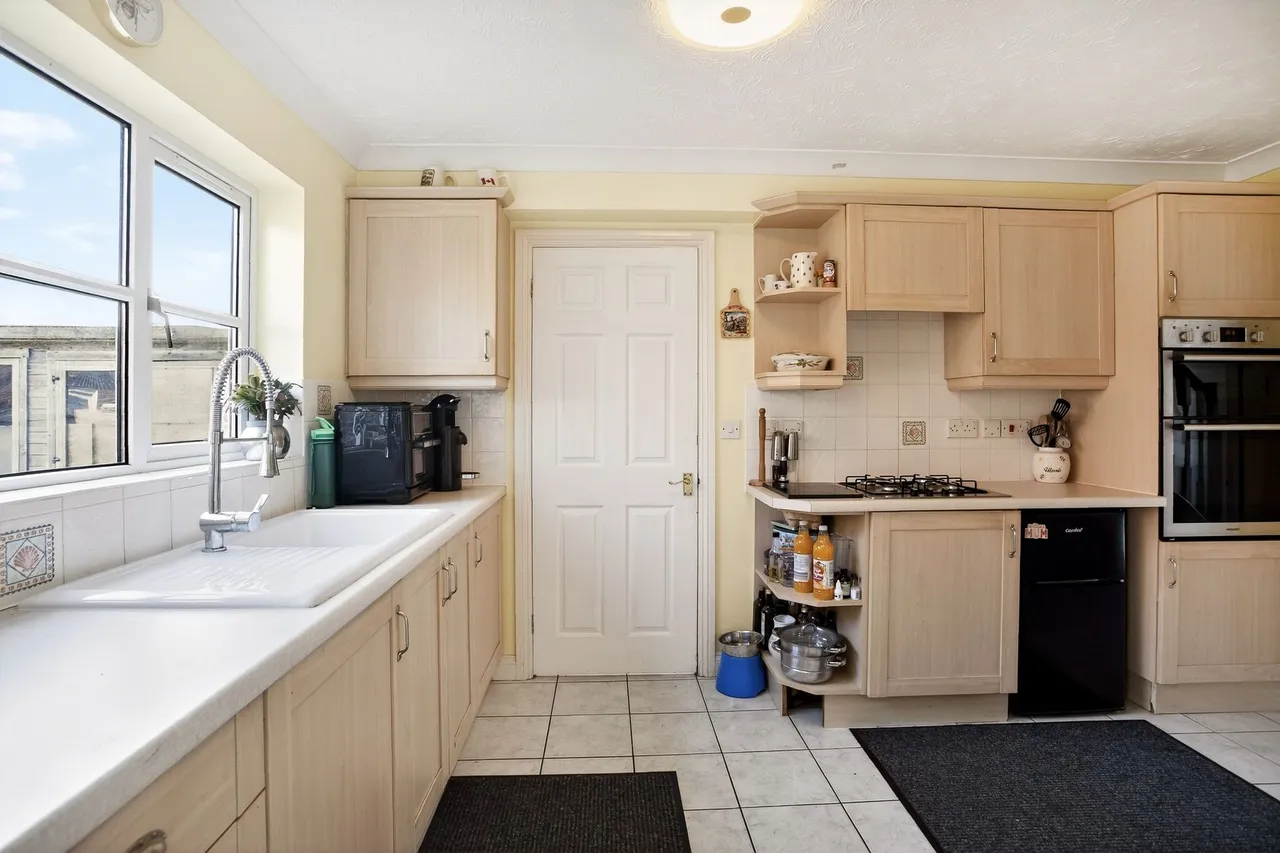 Avebury Close, Bracklesham Bay, PO20, photo 5