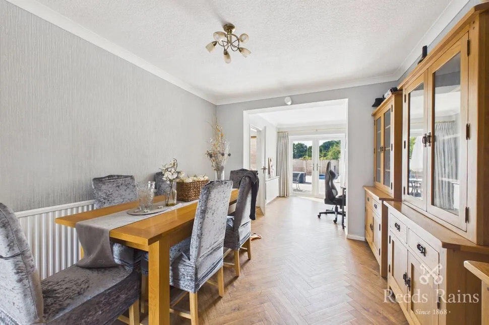 Lomond Close, Woodsmoor, Cheshire, SK2, photo 6