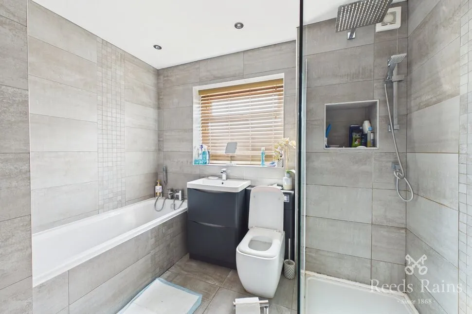 Lomond Close, Woodsmoor, Cheshire, SK2, photo 10