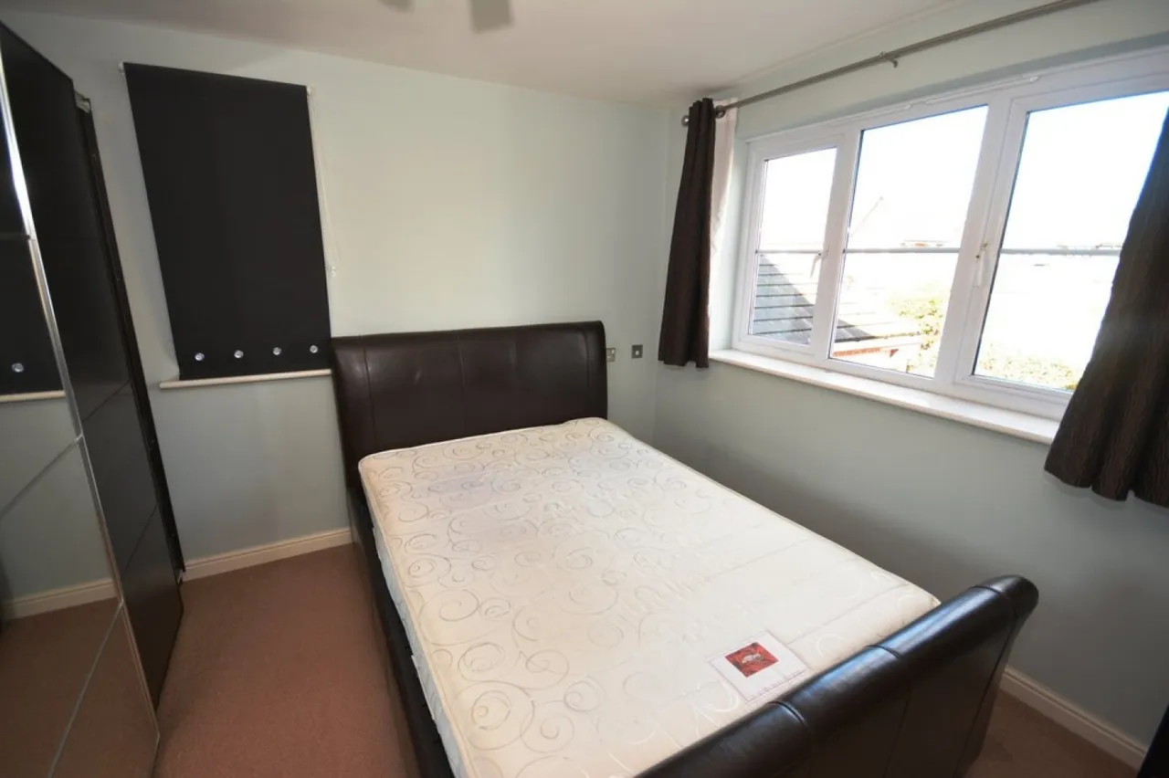 Crowe Road, Bedford, photo 4