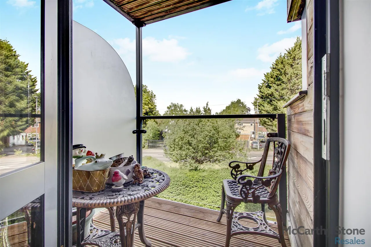 1 bed property for sale, Darkes Lane, Potters Bar, EN6