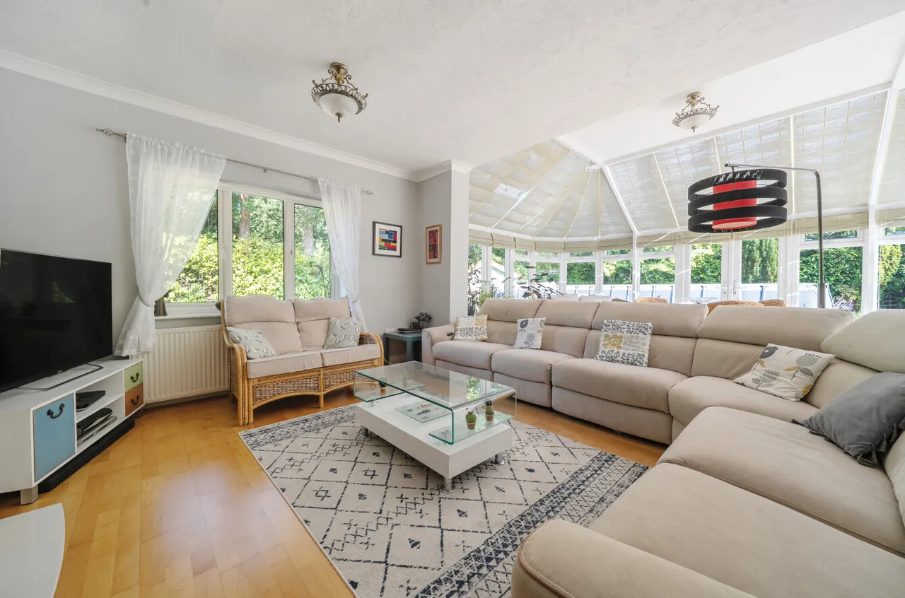 Orchard End, Rowledge, Farnham, Surrey, GU10 4EE, photo 9