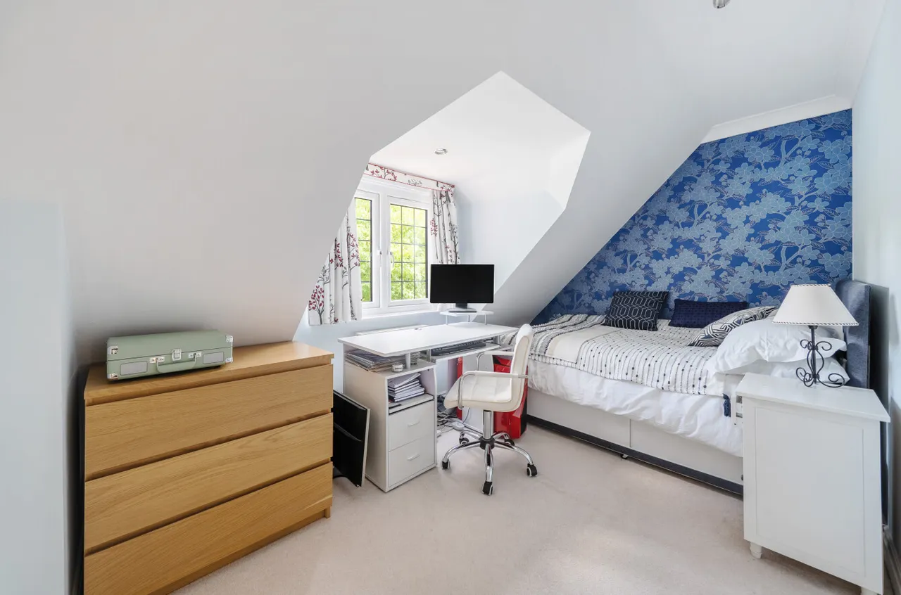 Orchard End, Rowledge, Farnham, Surrey, GU10 4EE, photo 21