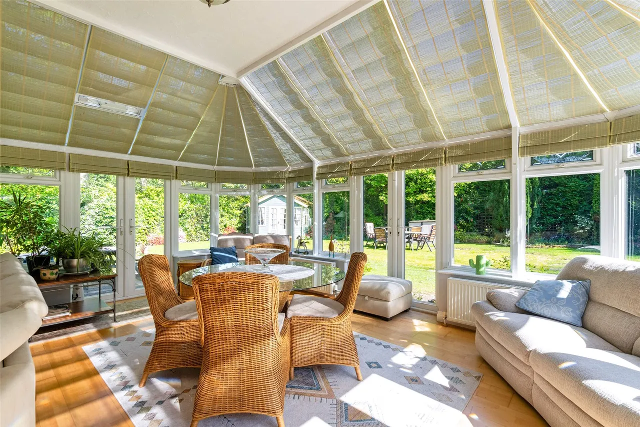 Orchard End, Rowledge, Farnham, Surrey, GU10 4EE, photo 10