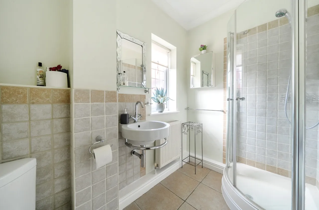 Orchard End, Rowledge, Farnham, Surrey, GU10 4EE, photo 19
