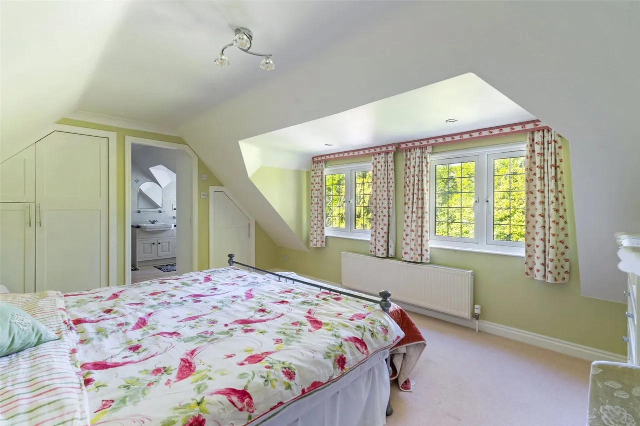 Orchard End, Rowledge, Farnham, Surrey, GU10 4EE, photo 14