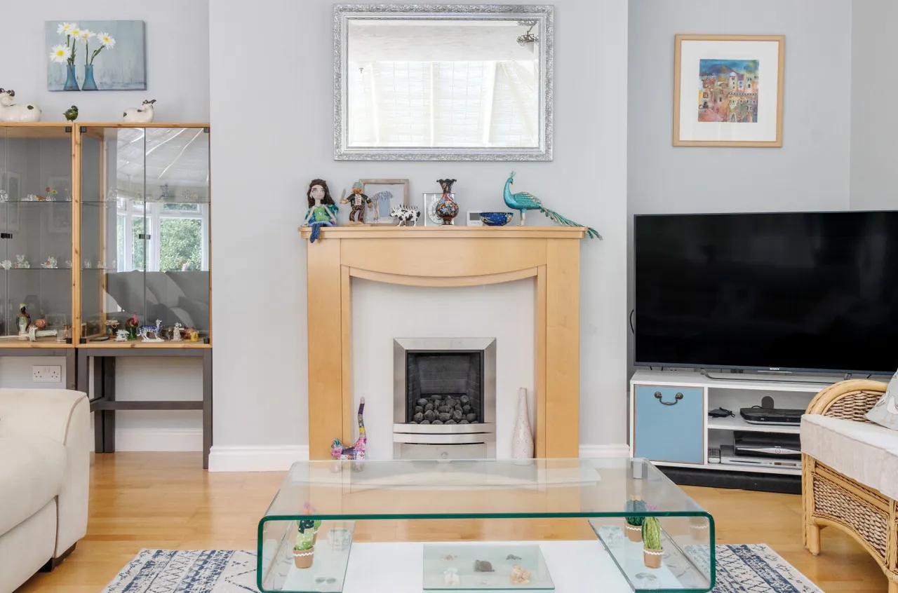 Orchard End, Rowledge, Farnham, Surrey, GU10 4EE, photo 7