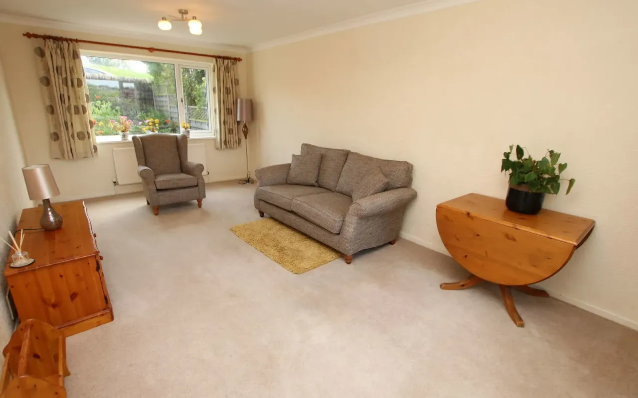 Huddersfield Road, Penistone, photo 6