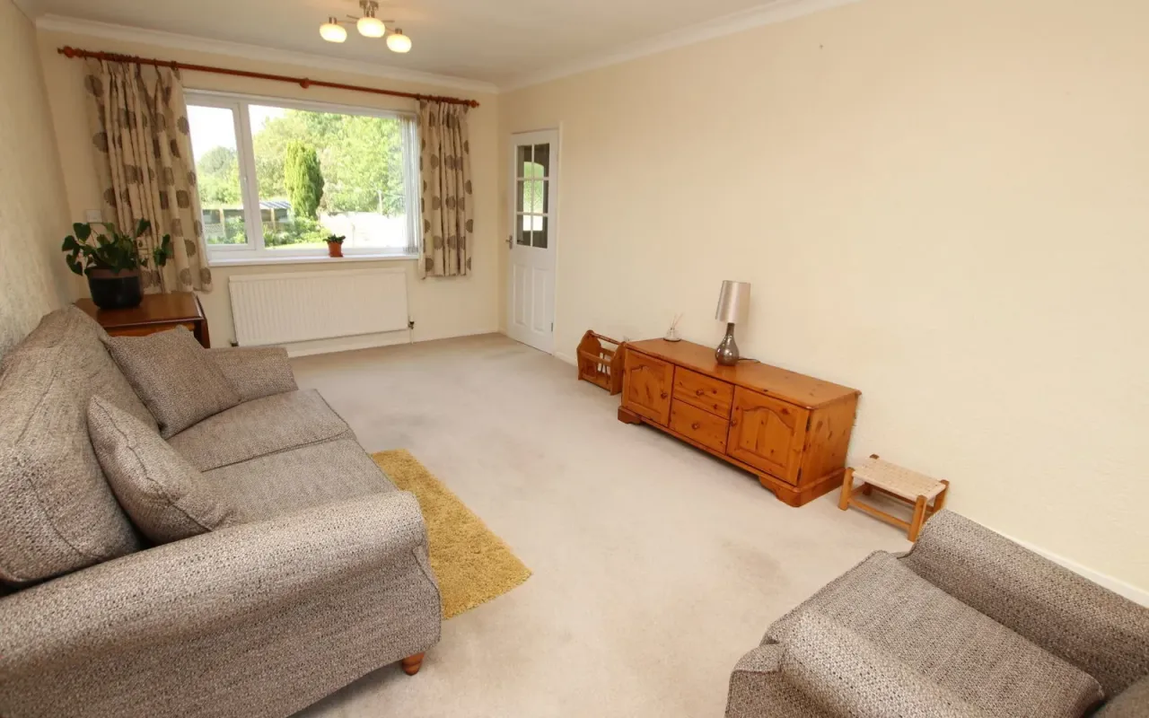Huddersfield Road, Penistone, photo 5