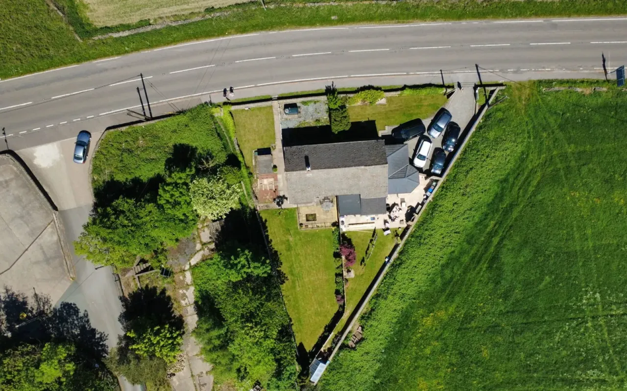 Huddersfield Road, Penistone, photo 17