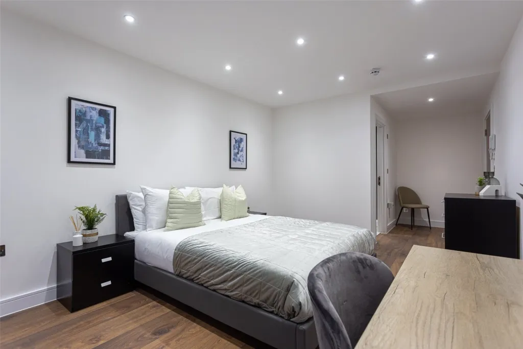 Hillcrest Road, Ealing, W3, photo 15