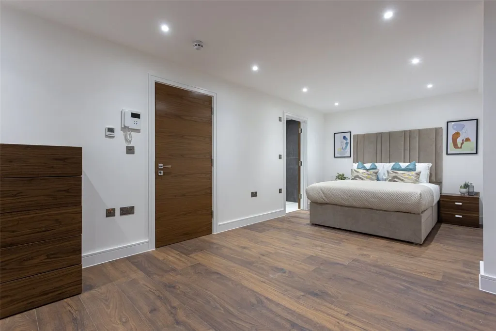 Hillcrest Road, Ealing, W3, photo 18