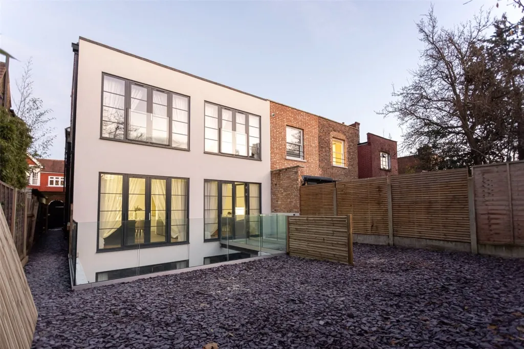 Hillcrest Road, Ealing, W3, photo 21
