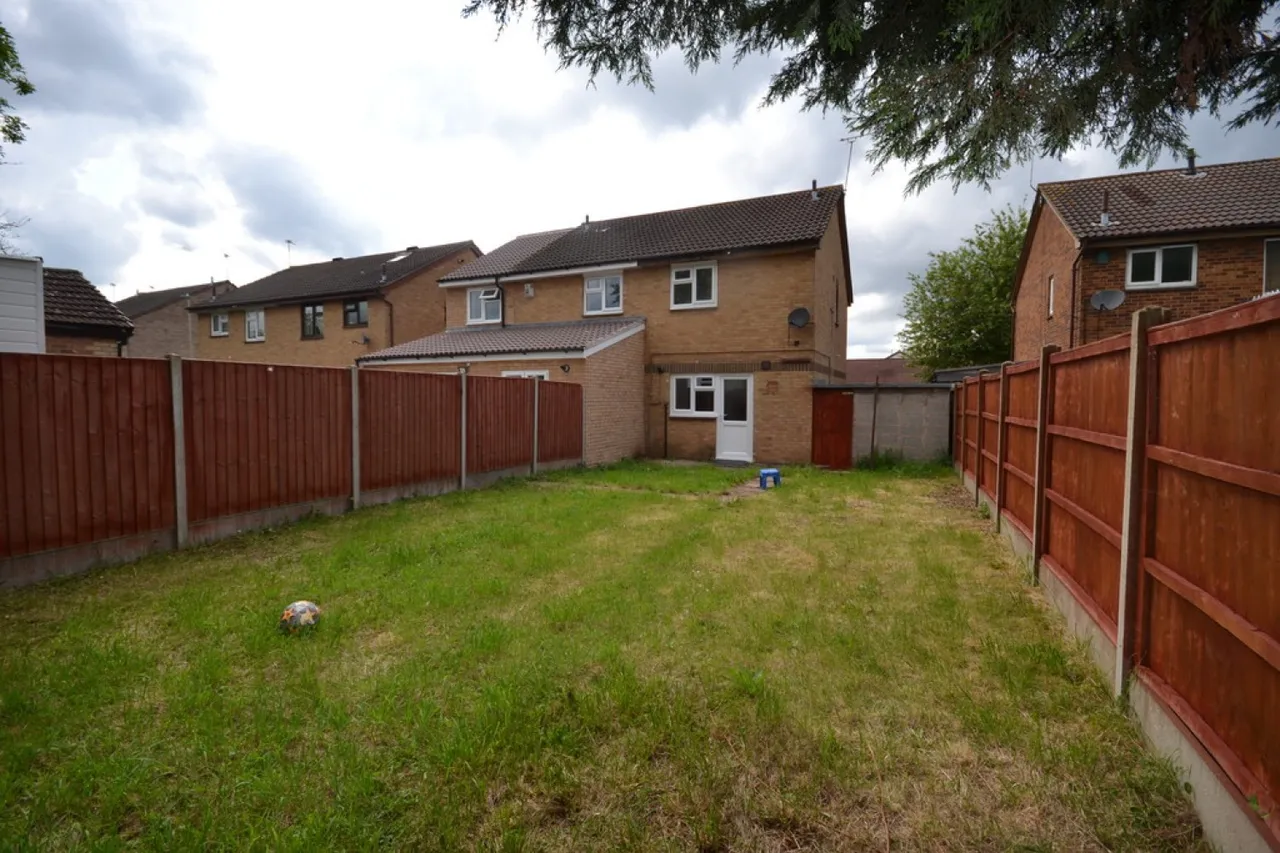 Trevino Drive, Rushey Mead, LE4, photo 7