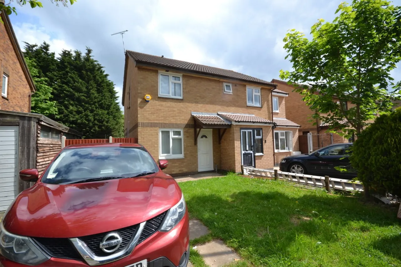2 bed house to rent, Trevino Drive, Rushey Mead, LE4