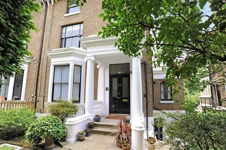 2 bed flat to rent, Granville Park London, SE13